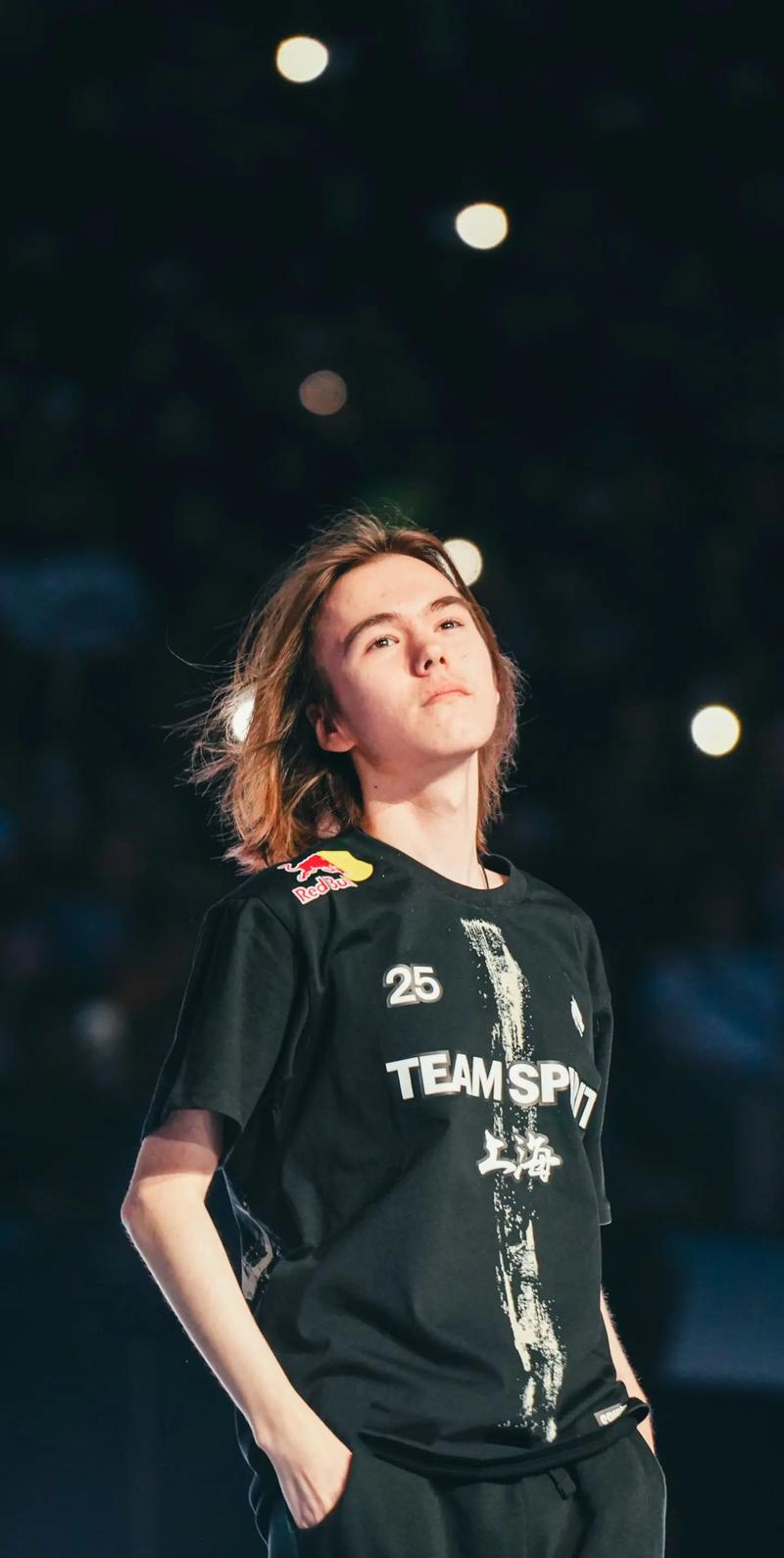 LPL官宣新合作伙伴李宁：无畏竞巅峰，一切皆有可能